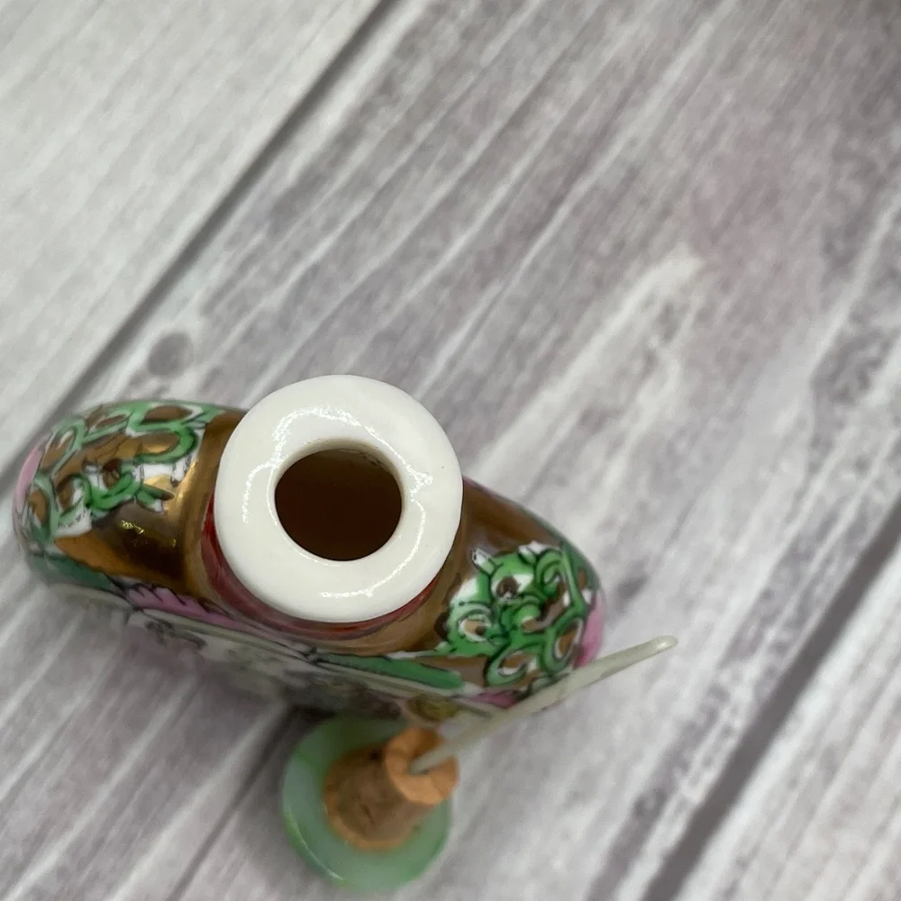 Vintage Chinese Painted Snuff Bottle - Picture 10 of 12